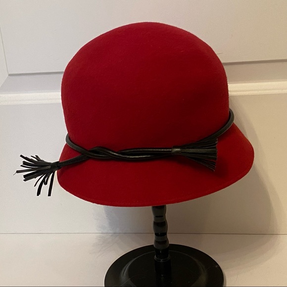 ALESSANDRA BACCI SCARPELLINI FIRENZE ITALY HAT RED BLACK LEATHER FRINGE TIE main image 10
